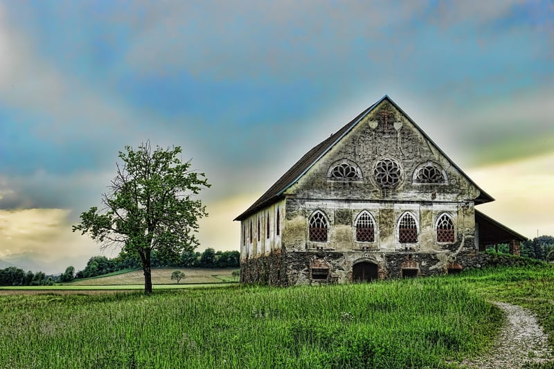 Abandoned building